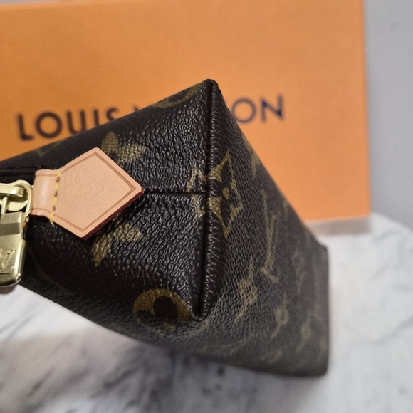Louis Vuitton Monogram Cosmetic Pouch - Picture 5 of 10